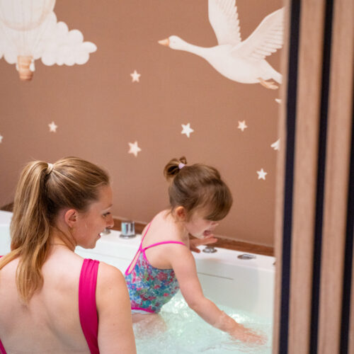 Le Baby Spa comprend une balnéothérapie familiale