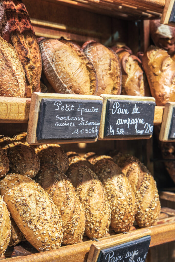 Le pain à la boulangerie chez Loic et Corentin
