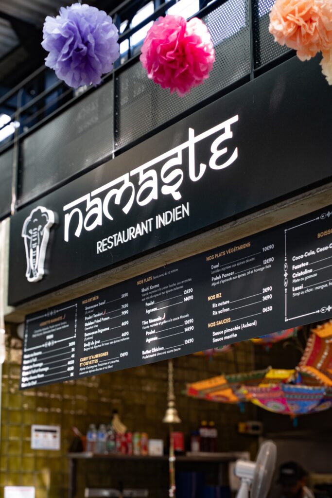 devanture de namaste corner indien dans le food court entrepôt food hall à rouen