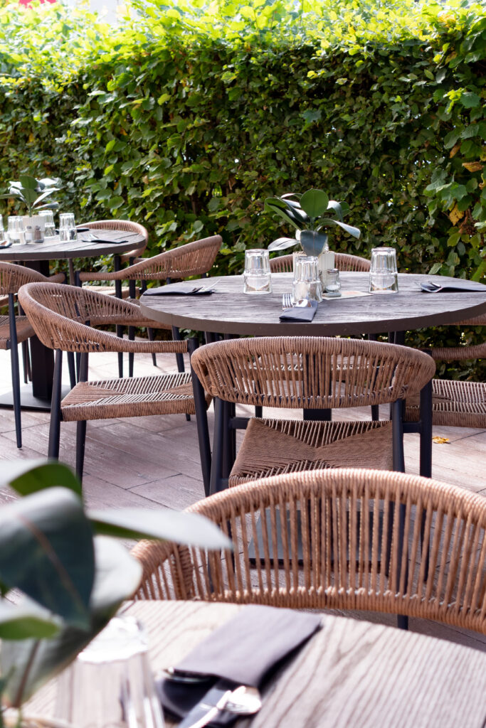 Terrasse du restaurant Le Bouillon d’Isno à Isneauville