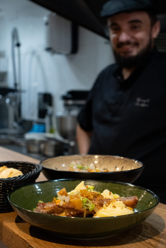 chef du restaurant traditionnel feur feur à rouen