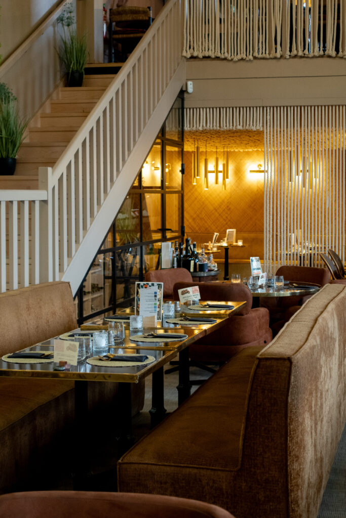 Salle du restaurant Le Bouillon d’Isno à Isneauville