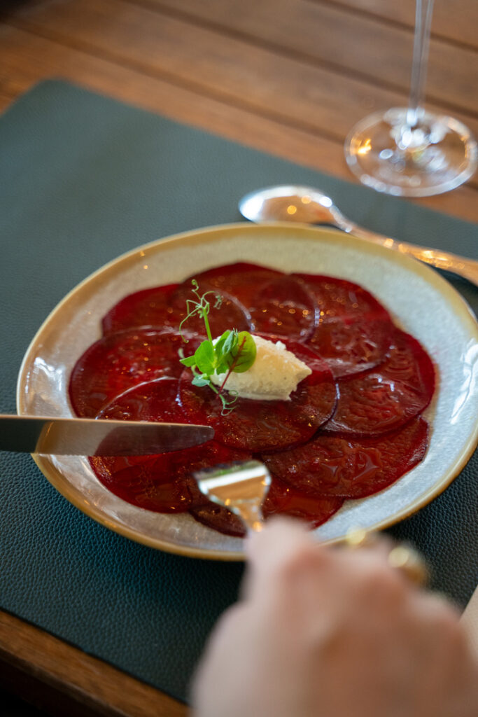 Carpaccio de betteraves au Brillat-Savarin