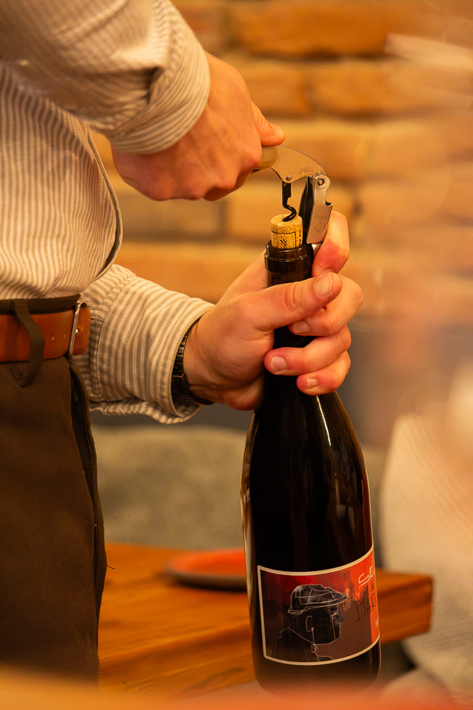 chez Ines toulouse vin rouge locale