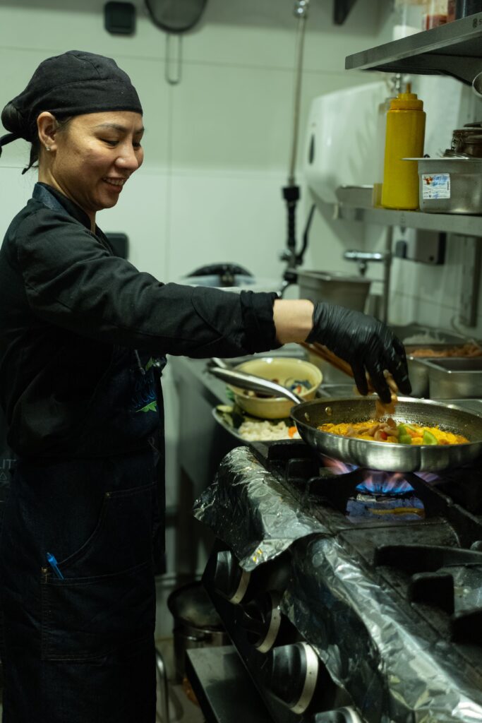 cuisinière du restaurant vietnamien bistrot saigon à rouen