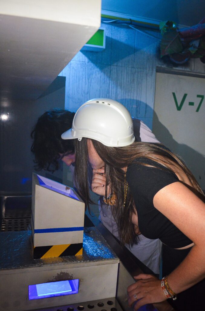 Des joueurs dans la salle Time Lab de Escape Time Tours