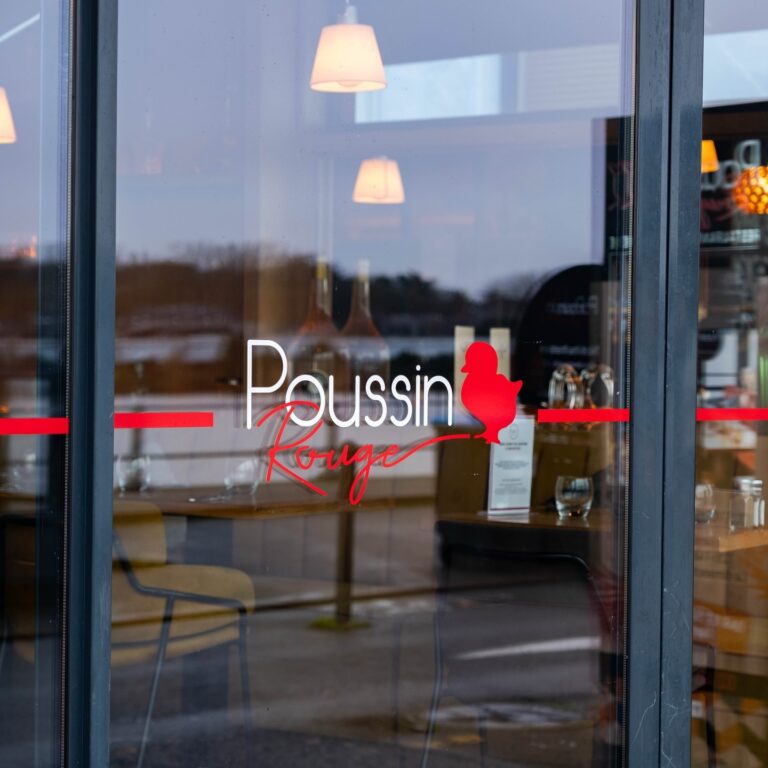 Le Poussin Rouge