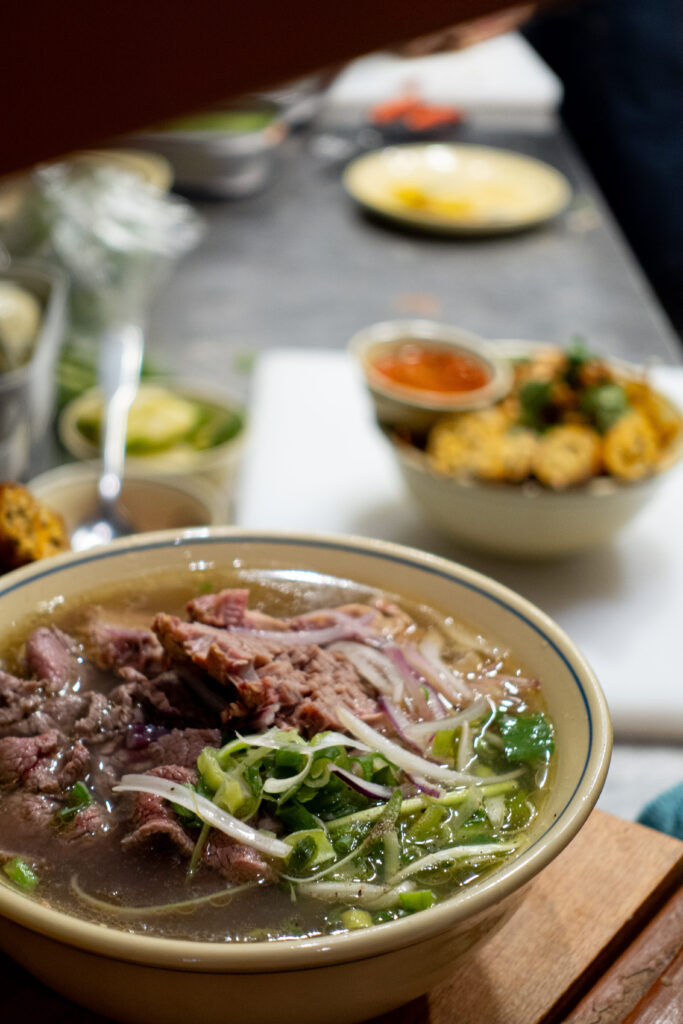 soupe pho traditionnelle restaurant vietnamien bistrot saigon à rouen